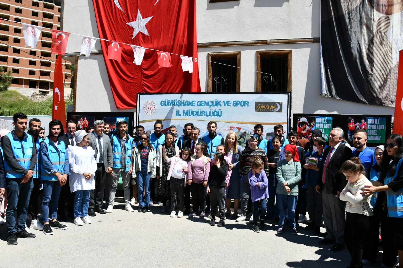 Gümüşhane’de özel öğrencilere özel spor malzemeleri dağıtıldı 1