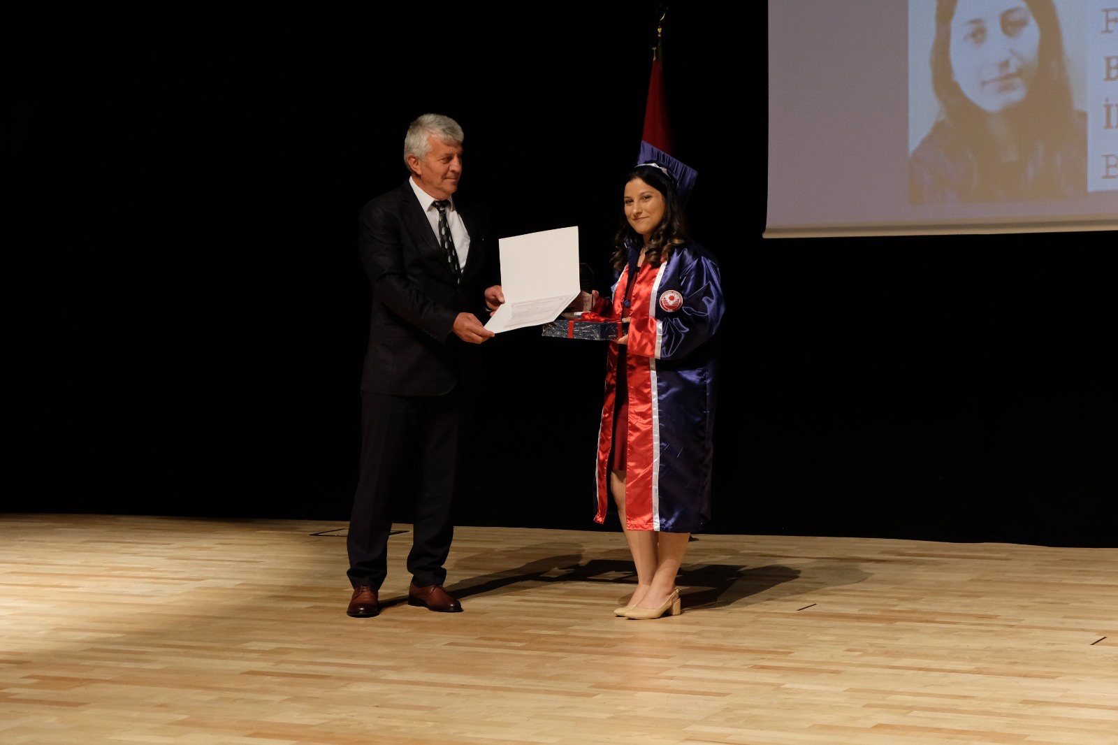 GÜ’de mezuniyet töreni düzenlendi 21