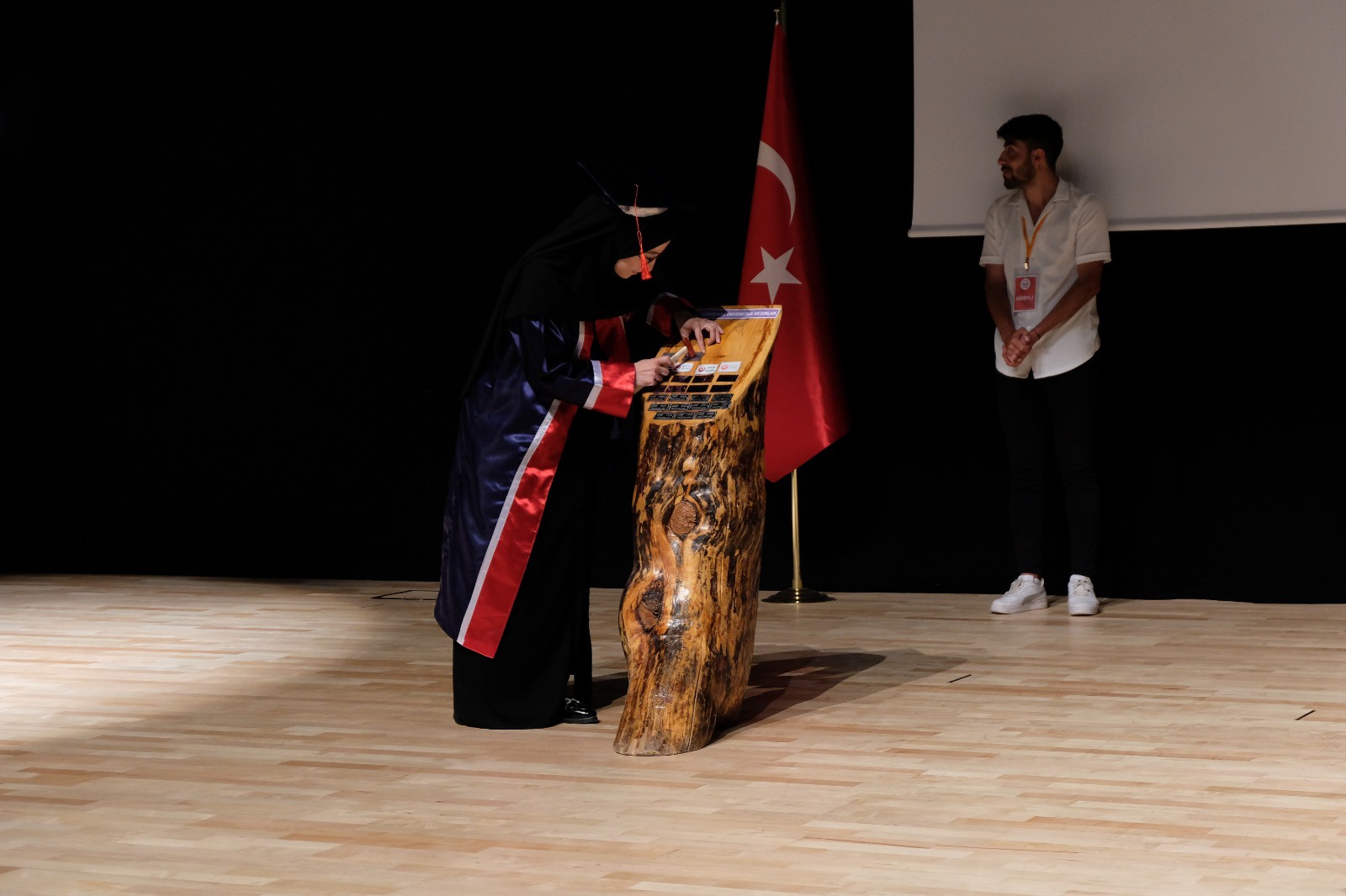 GÜ’de mezuniyet töreni düzenlendi 15