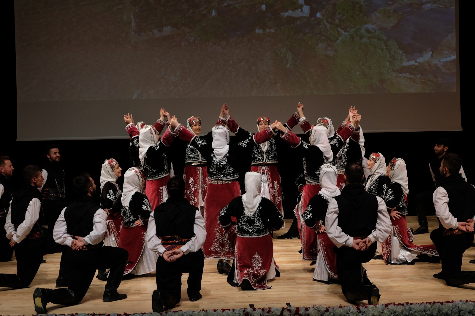 GÜ’de mezuniyet töreni düzenlendi 18