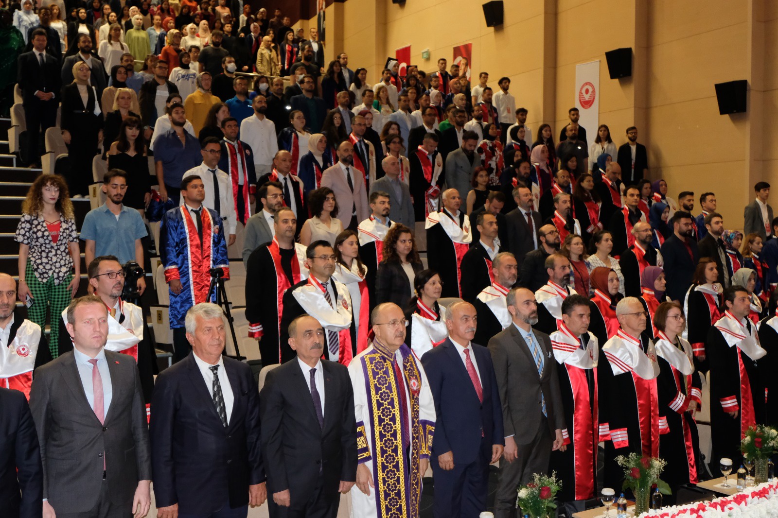 GÜ’de mezuniyet töreni düzenlendi 6