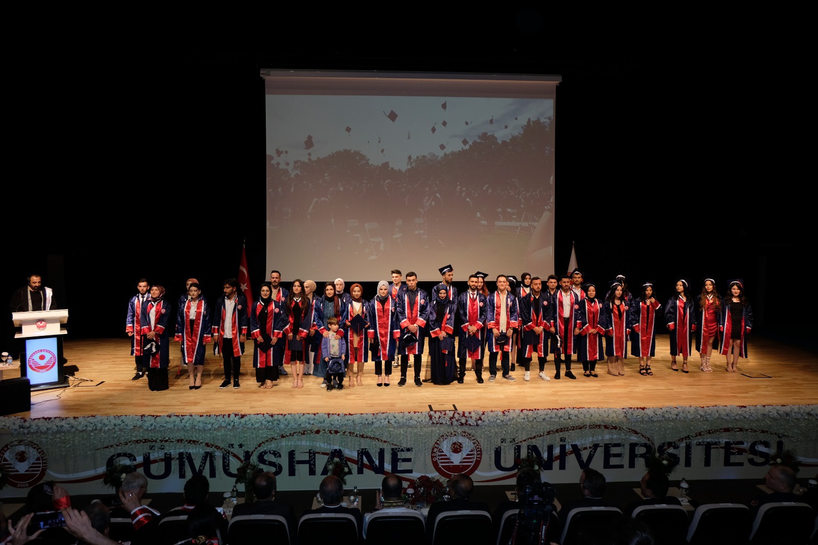 GÜ’de mezuniyet töreni düzenlendi 19