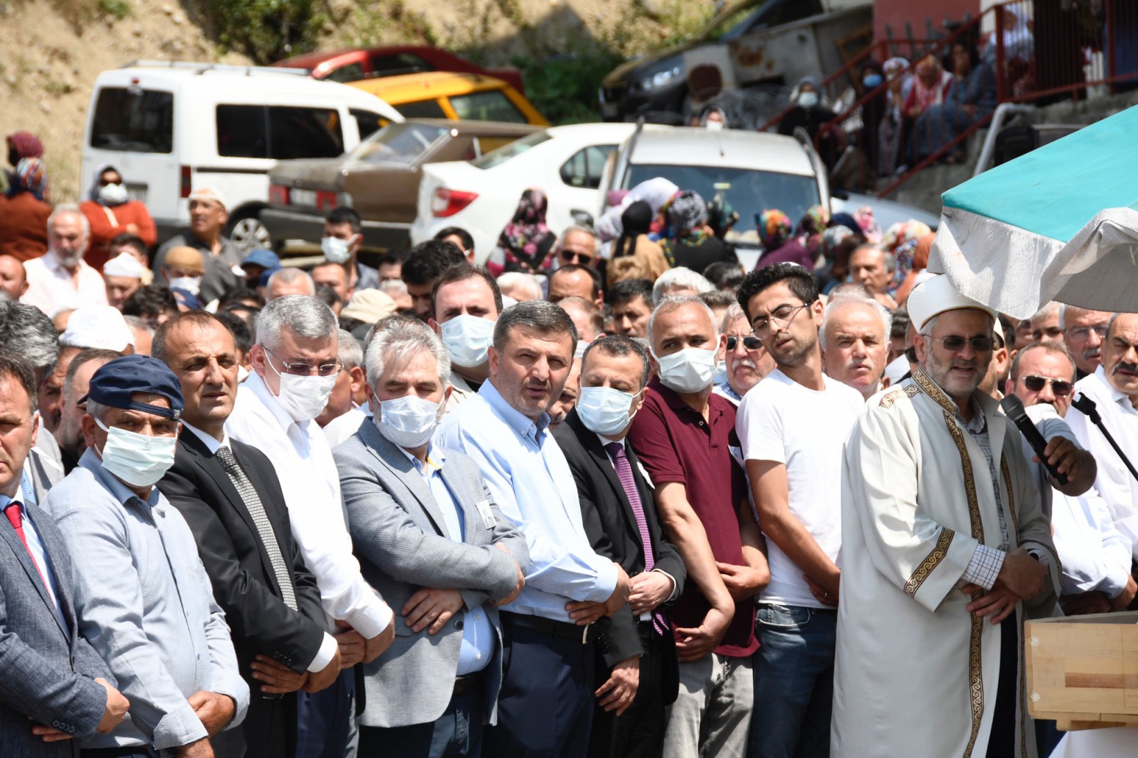 Yiğit son yolcuğuna uğurlandı 12