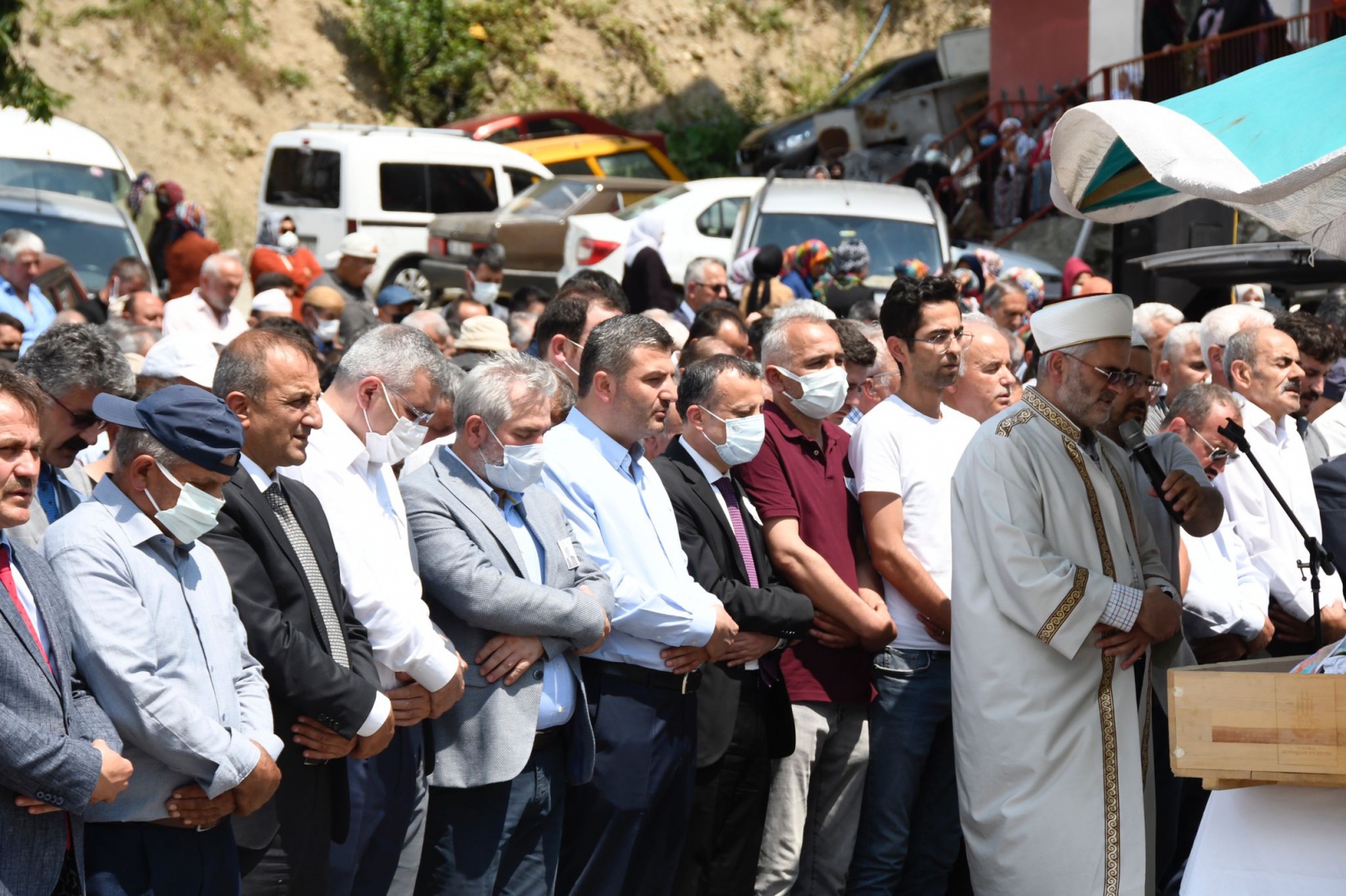 Yiğit son yolcuğuna uğurlandı 4