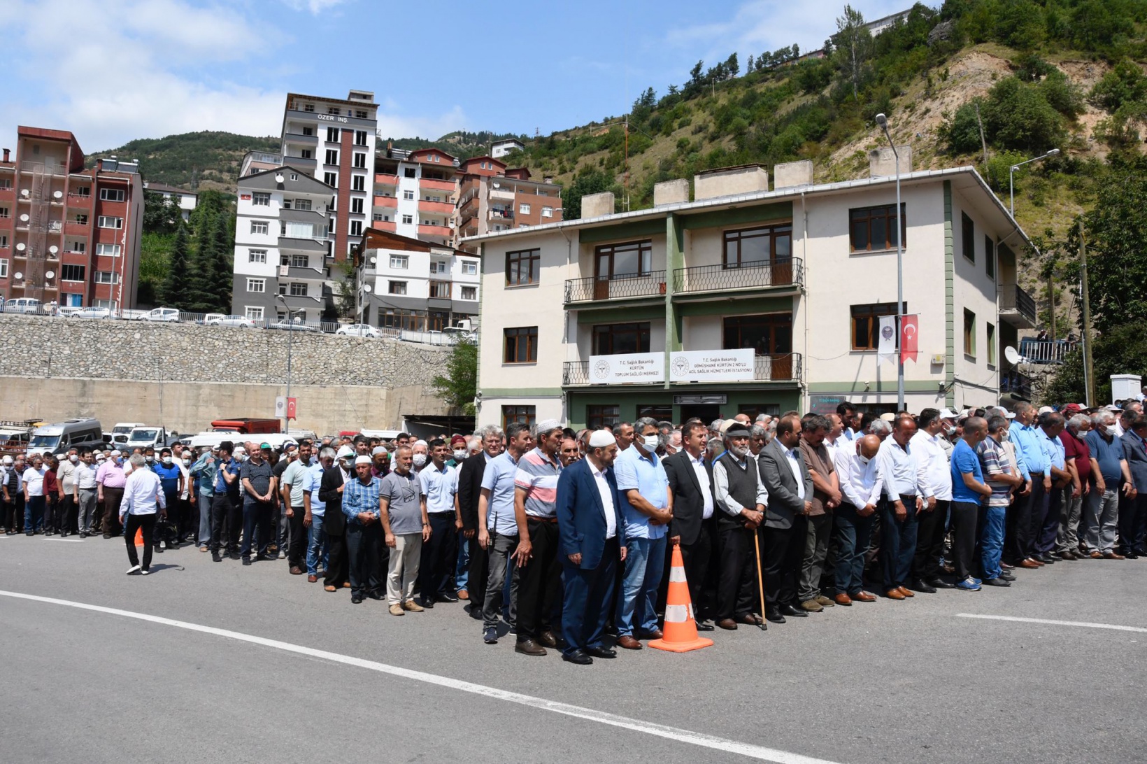 Yiğit son yolcuğuna uğurlandı 11