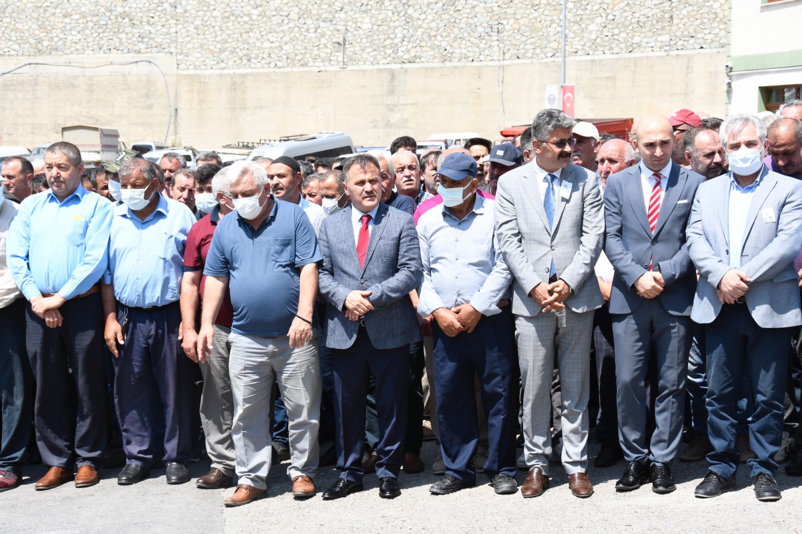 Yiğit son yolcuğuna uğurlandı 16