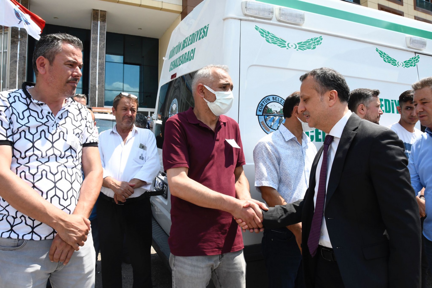 Yiğit son yolcuğuna uğurlandı 13