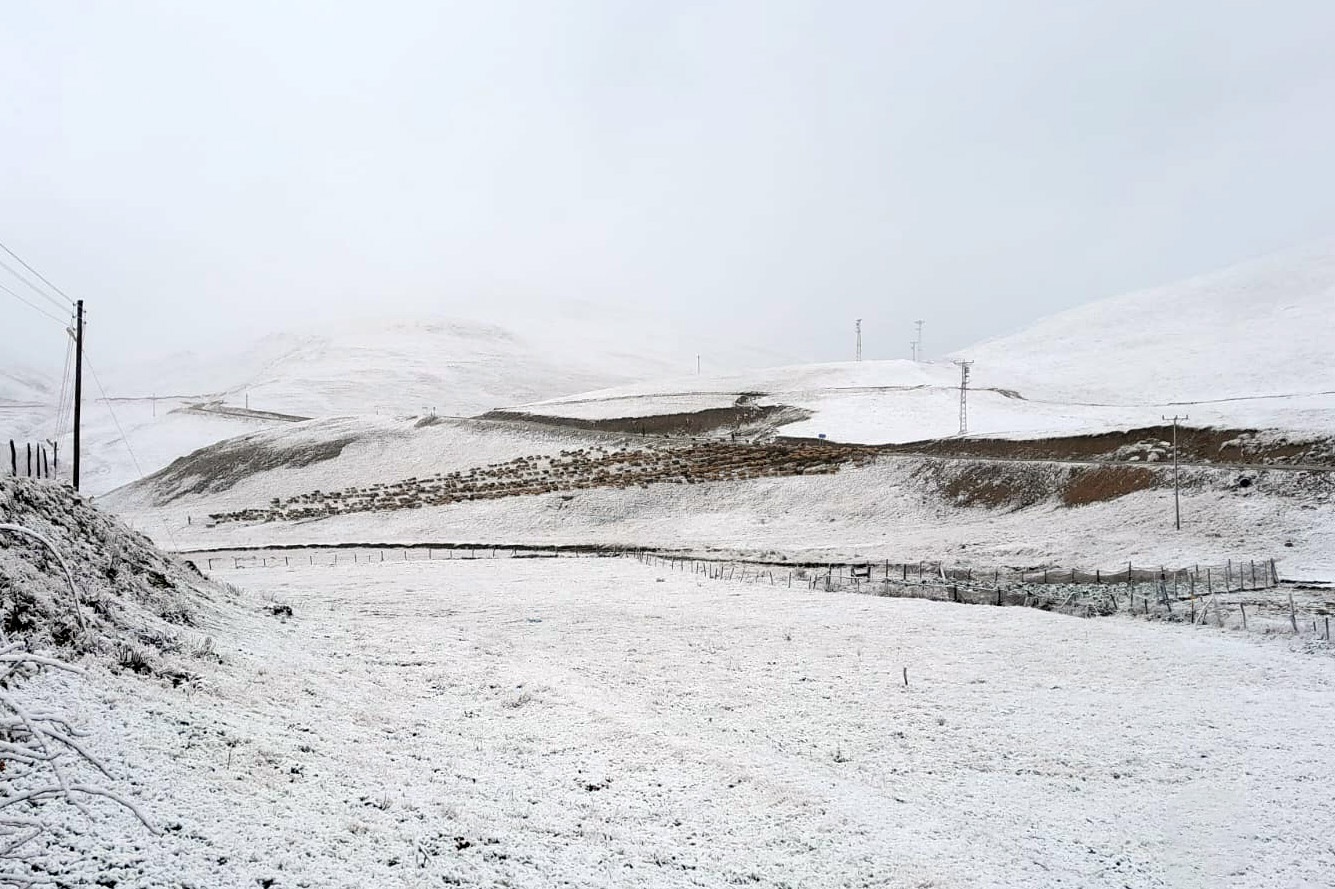 Gümüşhane’nin yükseklerinde kar yağışı 9