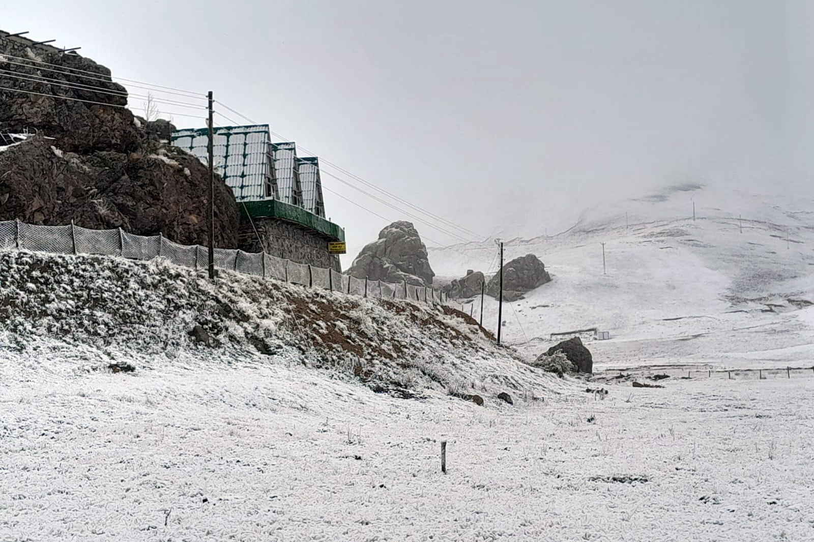 Gümüşhane’nin yükseklerinde kar yağışı 13
