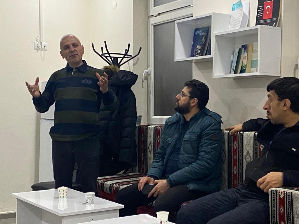 Diker: İnsanlık binlerce yıl sonra yeniden emojiye geçti 1