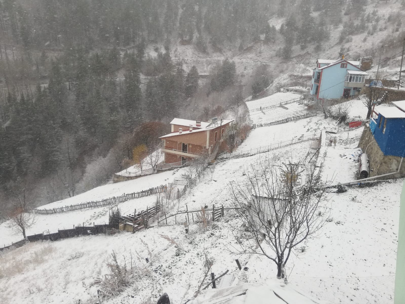 Gümüşhane’nin yükseklerinde kar yağışı başladı 3