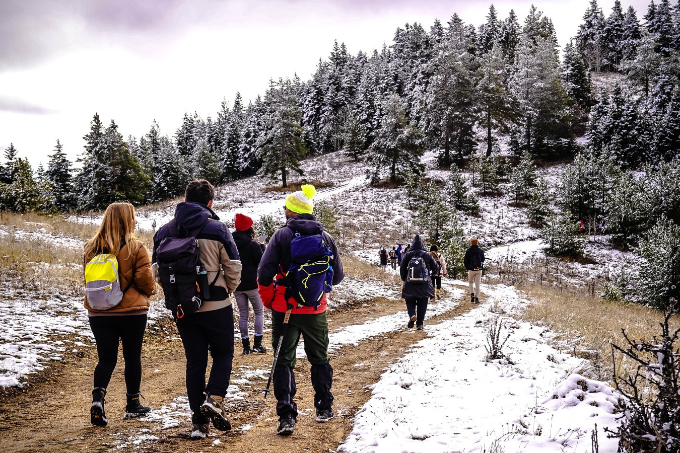 Gümüşhaneli dağcılardan öğretmenlere zirvede sürpriz kutlama 5