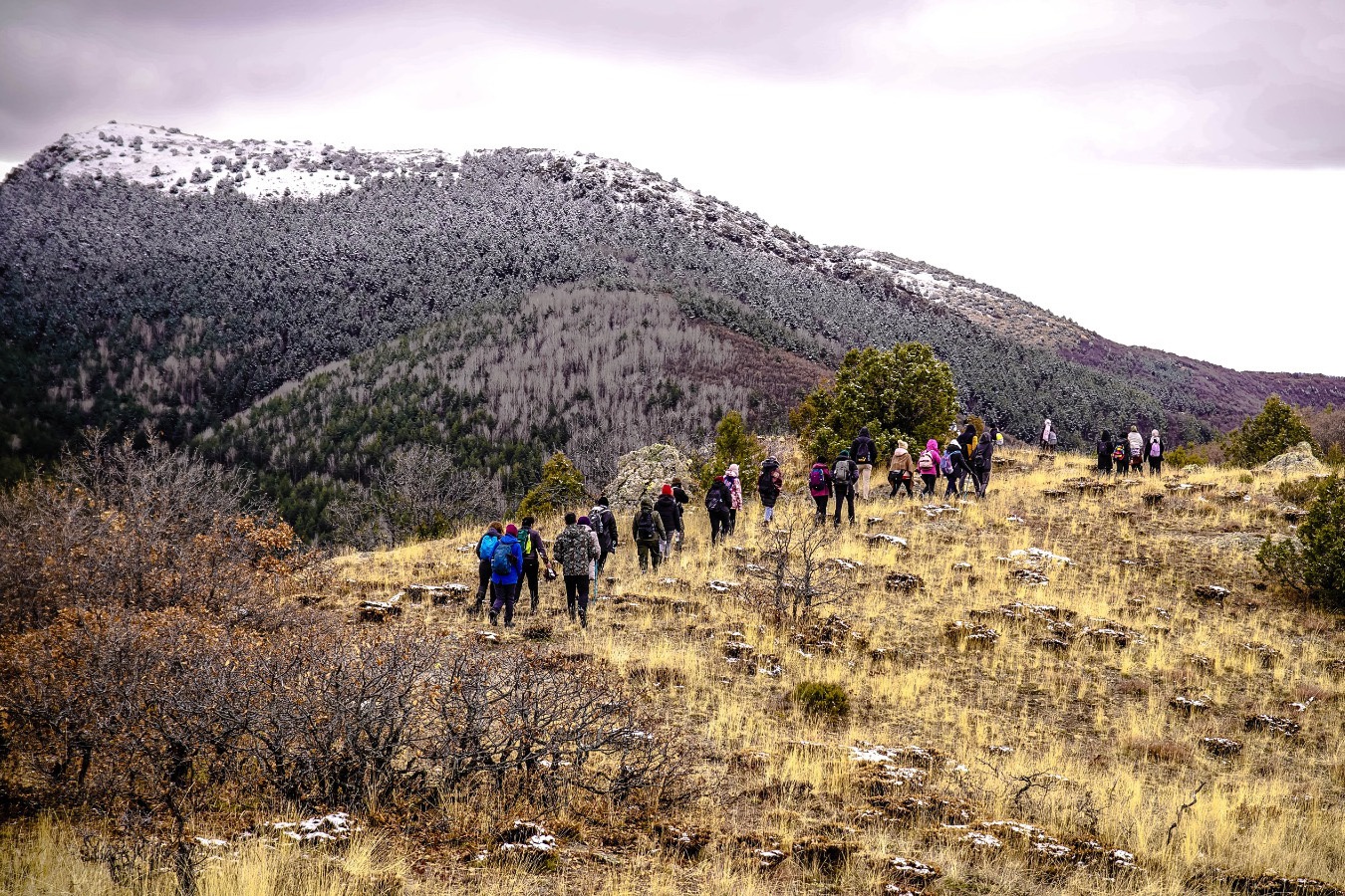 Gümüşhaneli dağcılardan öğretmenlere zirvede sürpriz kutlama 7