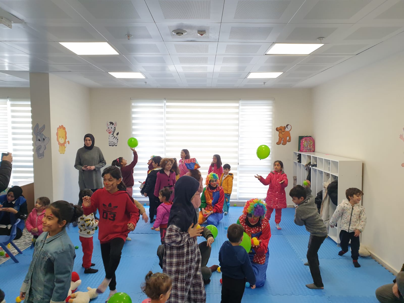 Gençlik Merkezi’nin gönüllü gençleri depremzede çocukları unutmadı 3