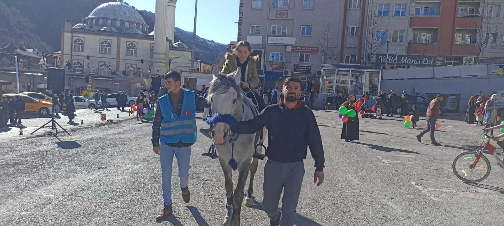 Balonlar Yunus Emre için uçuruldu 9