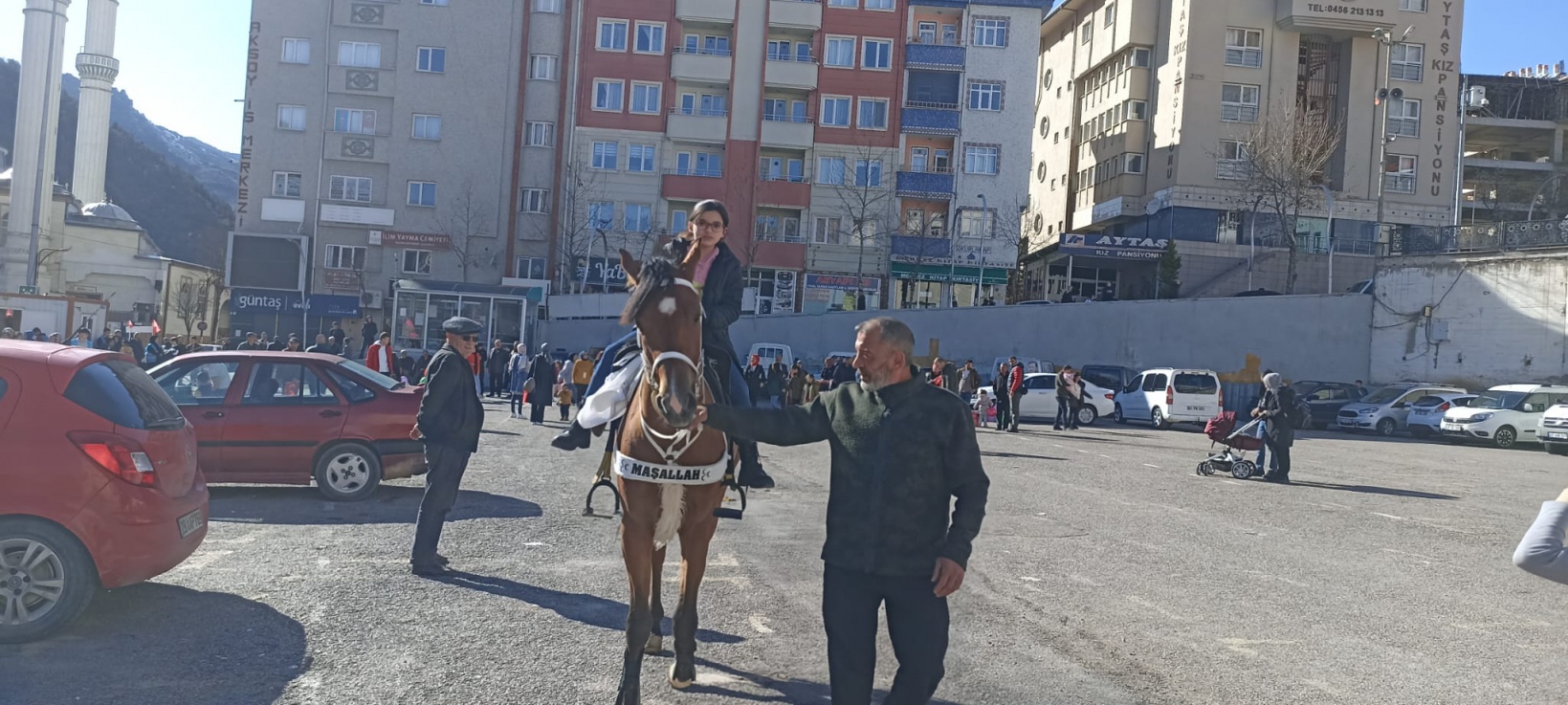 Balonlar Yunus Emre için uçuruldu 18
