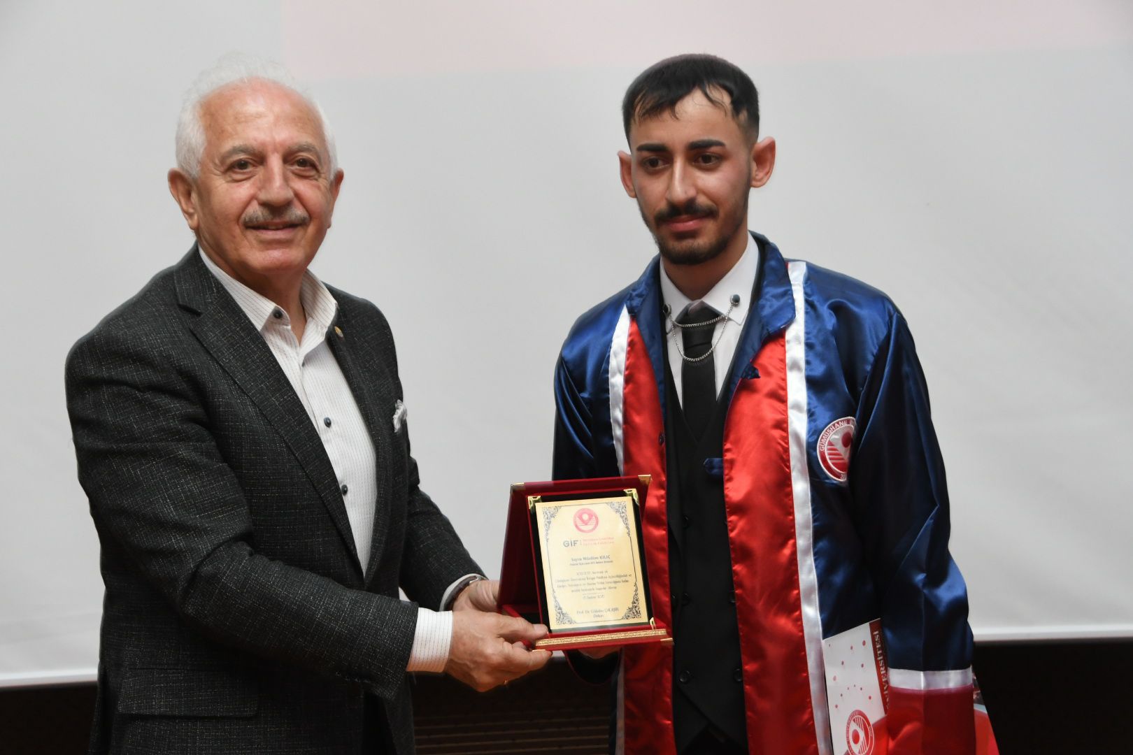 İletişim Fakültesinde mezuniyet coşkusu 1