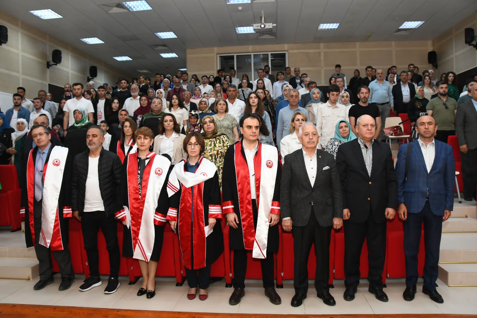 İletişim Fakültesinde mezuniyet coşkusu 5