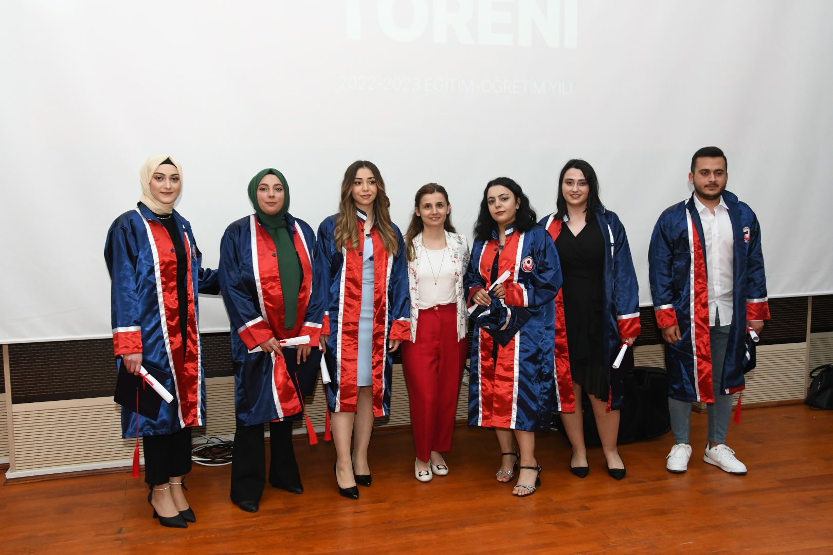 İletişim Fakültesinde mezuniyet coşkusu 25