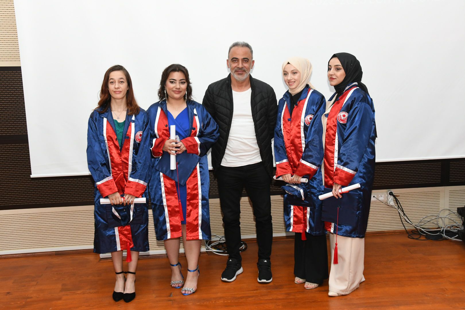 İletişim Fakültesinde mezuniyet coşkusu 19