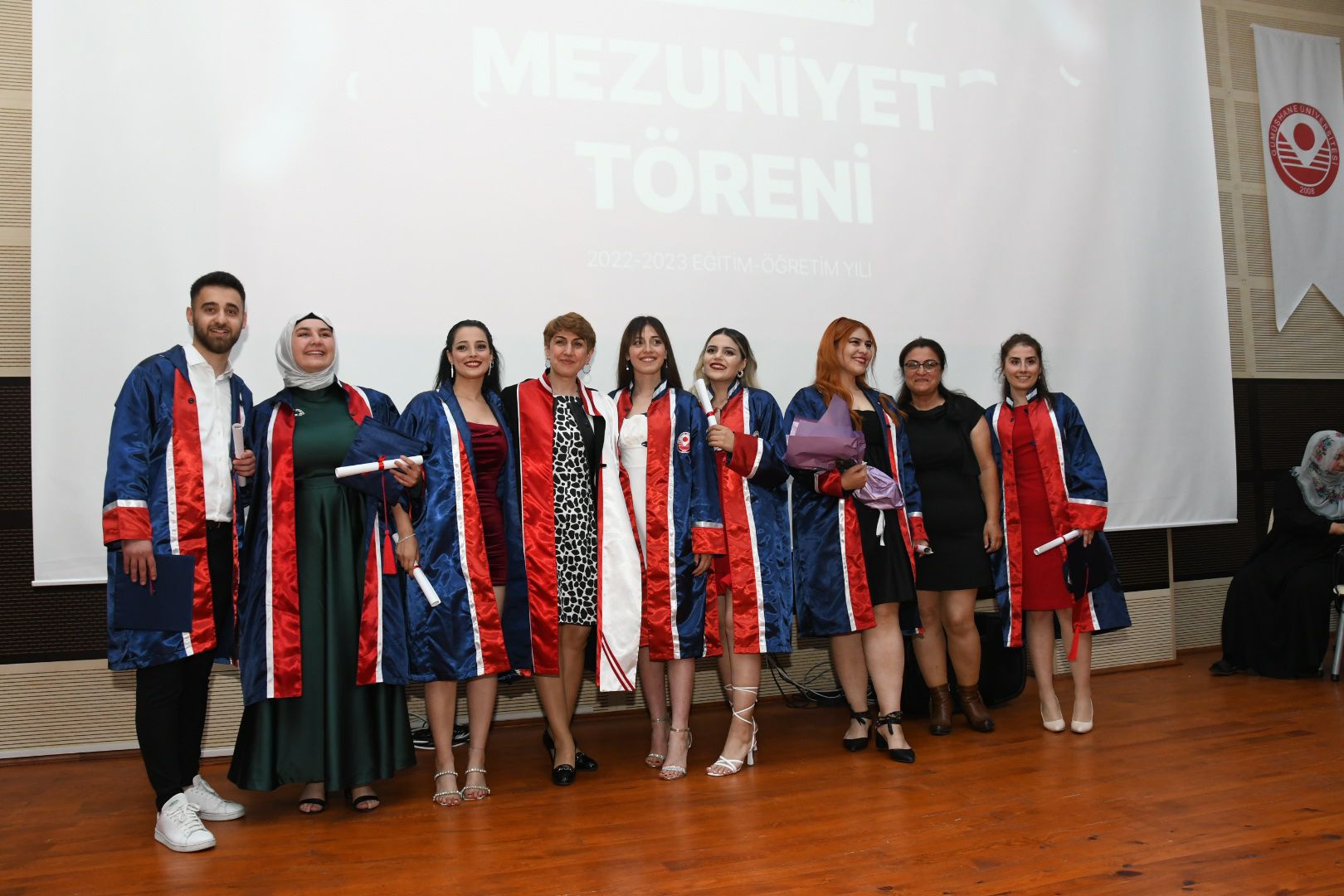 İletişim Fakültesinde mezuniyet coşkusu 31