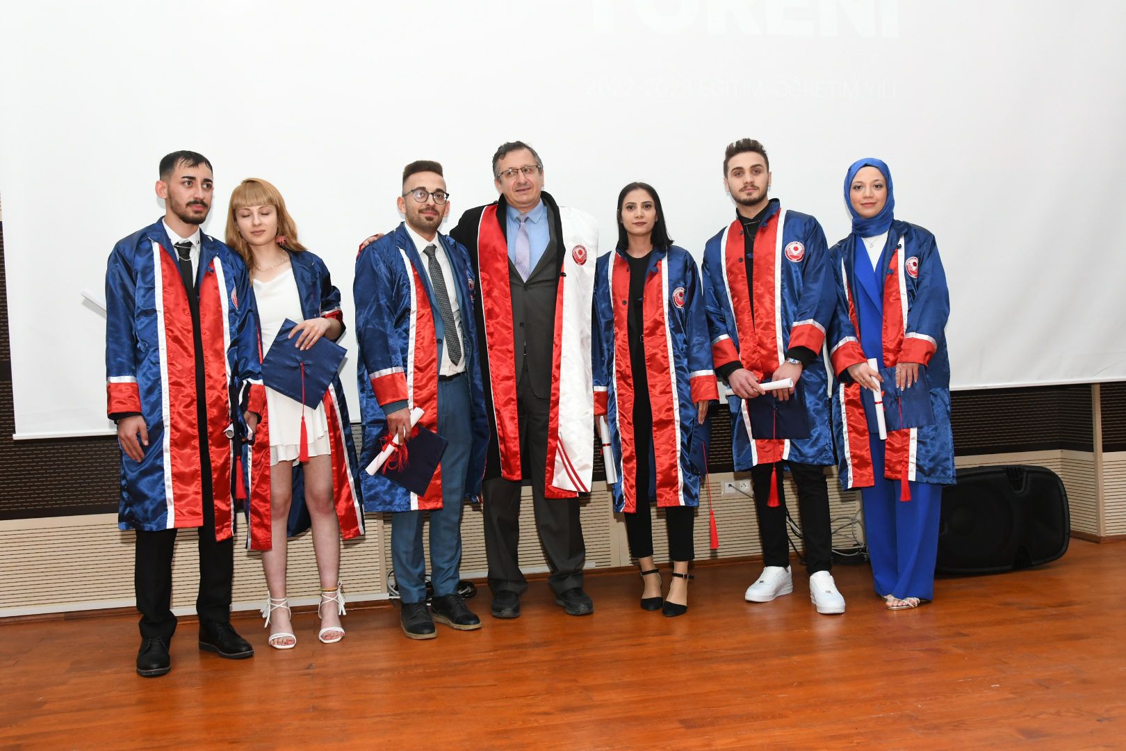 İletişim Fakültesinde mezuniyet coşkusu 32