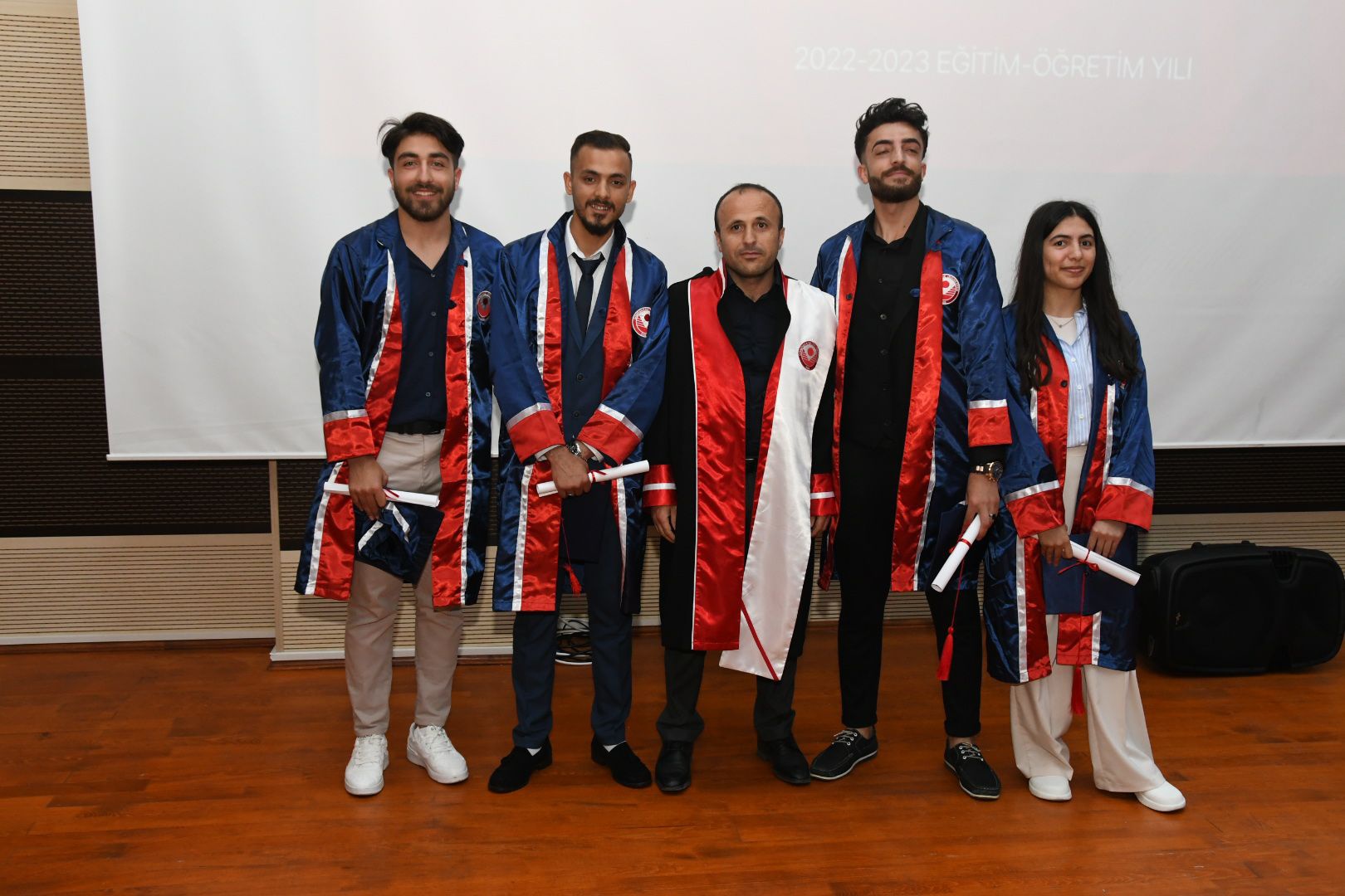 İletişim Fakültesinde mezuniyet coşkusu 28