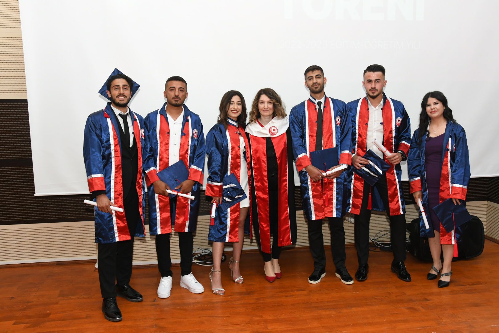 İletişim Fakültesinde mezuniyet coşkusu 29