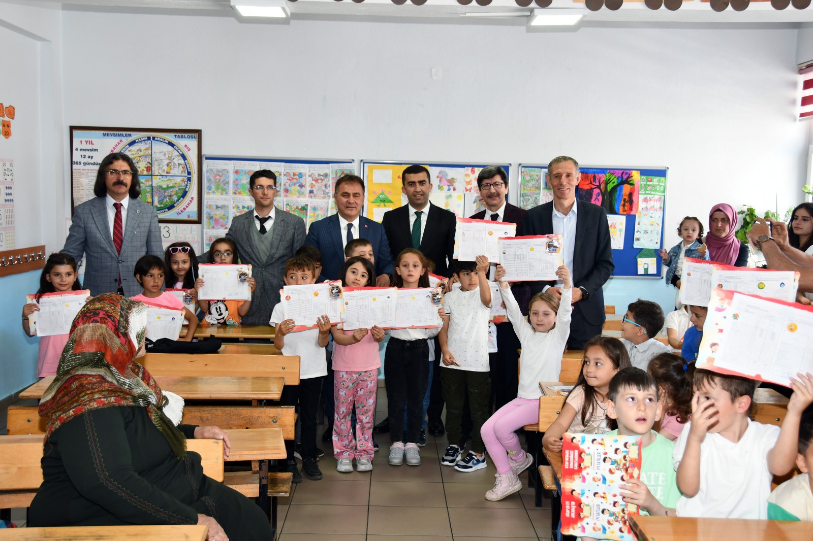 Gümüşhane’de 18 bin 883 öğrenci karne sevinci yaşadı 14