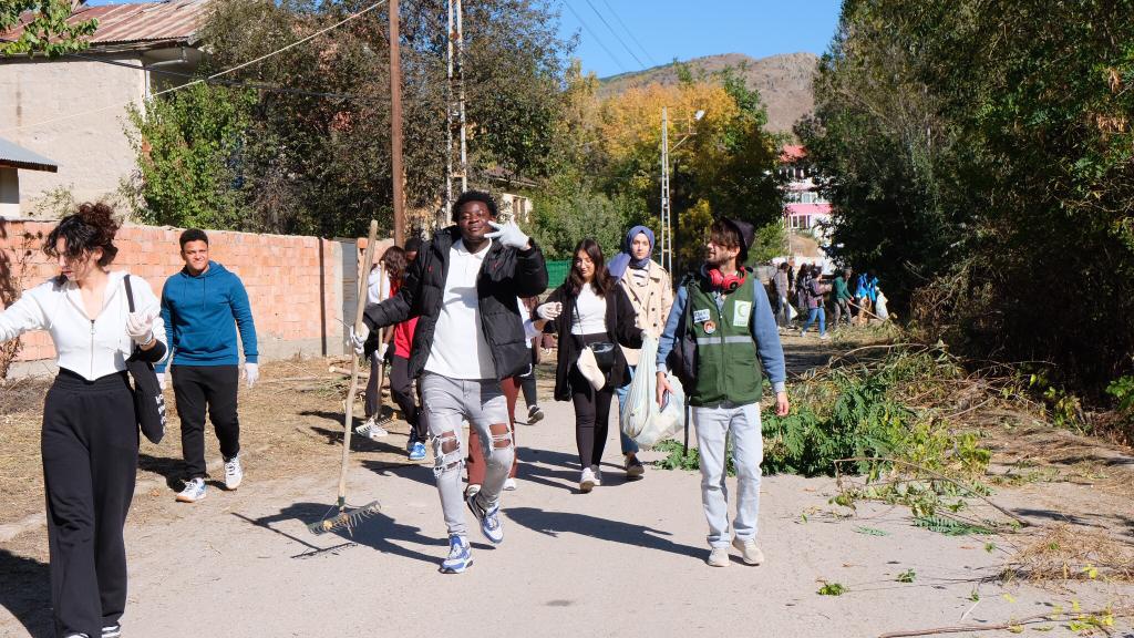Kale köyünde temizlik seferberliği 25