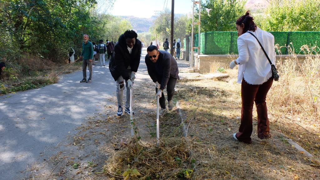 Kale köyünde temizlik seferberliği 22