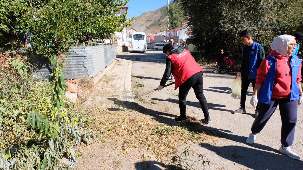 Kale köyünde temizlik seferberliği 26
