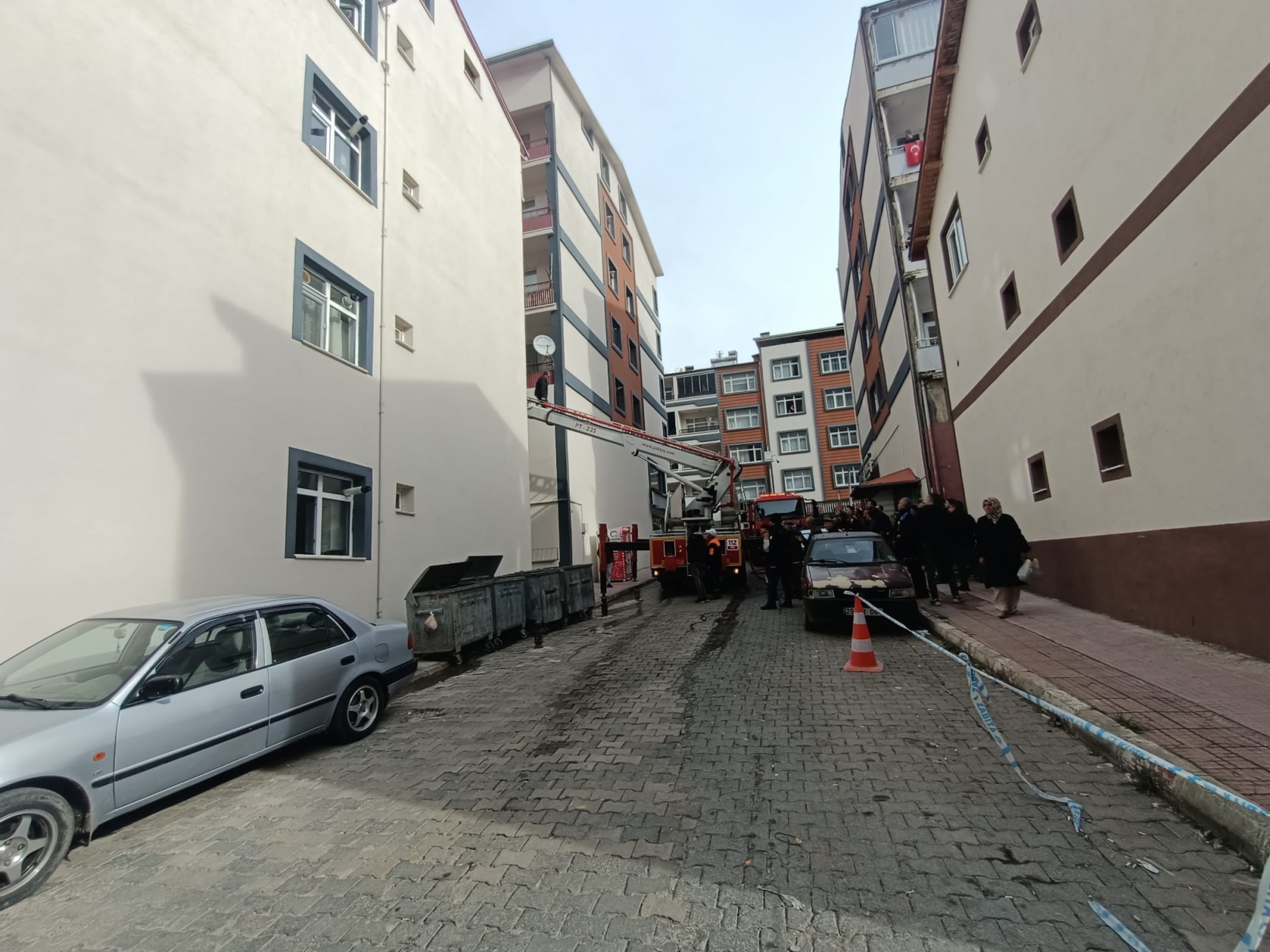 Çakmakla oynayan çocuk az kalsın felakete sebep oluyordu 7