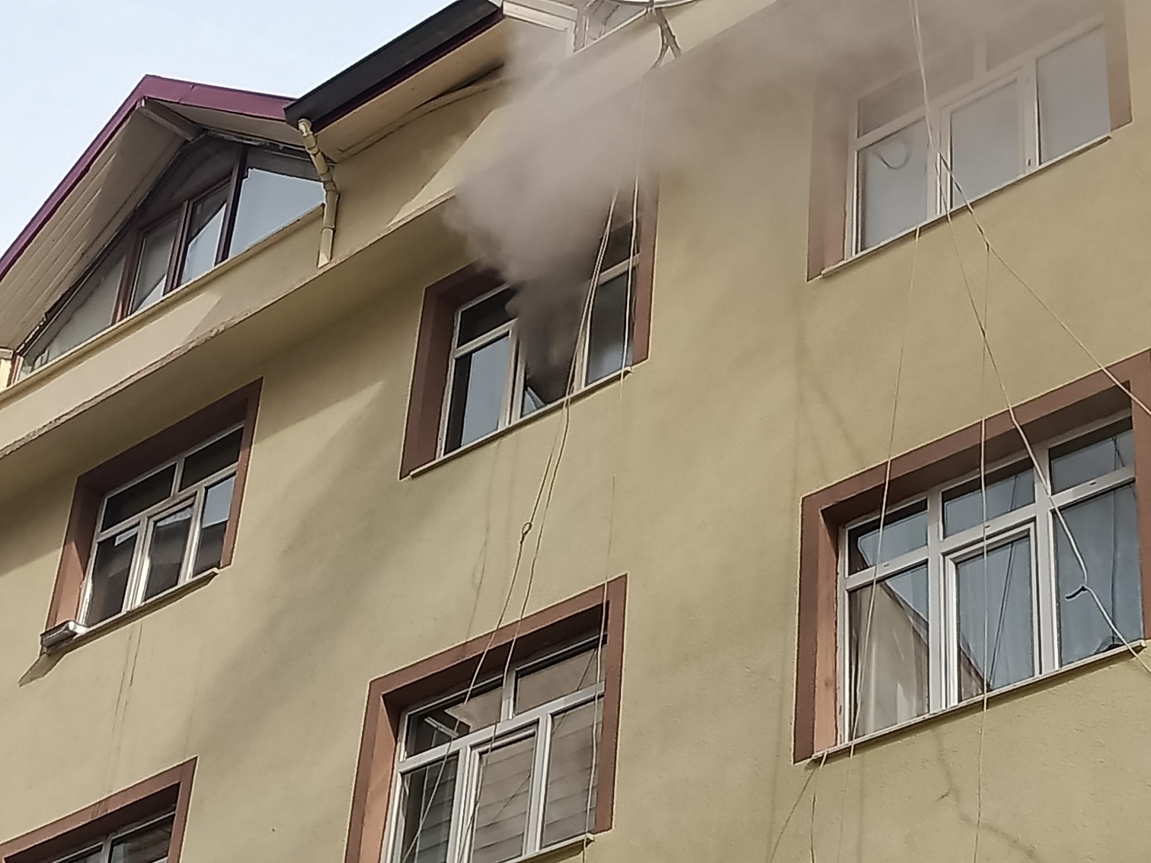 Çakmakla oynayan çocuk az kalsın felakete sebep oluyordu 12