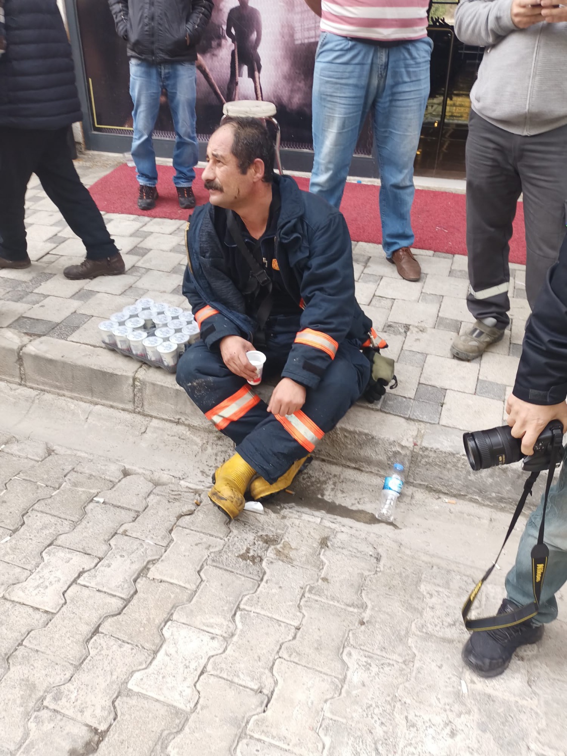 Çakmakla oynayan çocuk az kalsın felakete sebep oluyordu 5