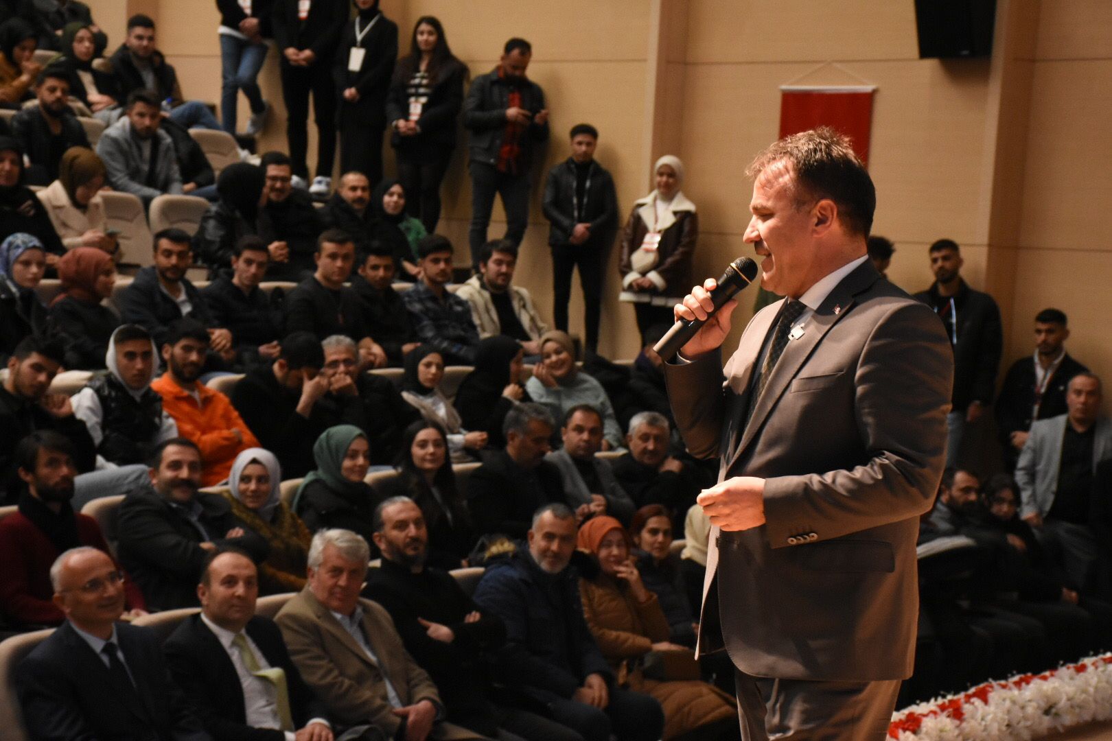 Hayati İnanç’tan “Can veren pervaneler” söyleşisi 3