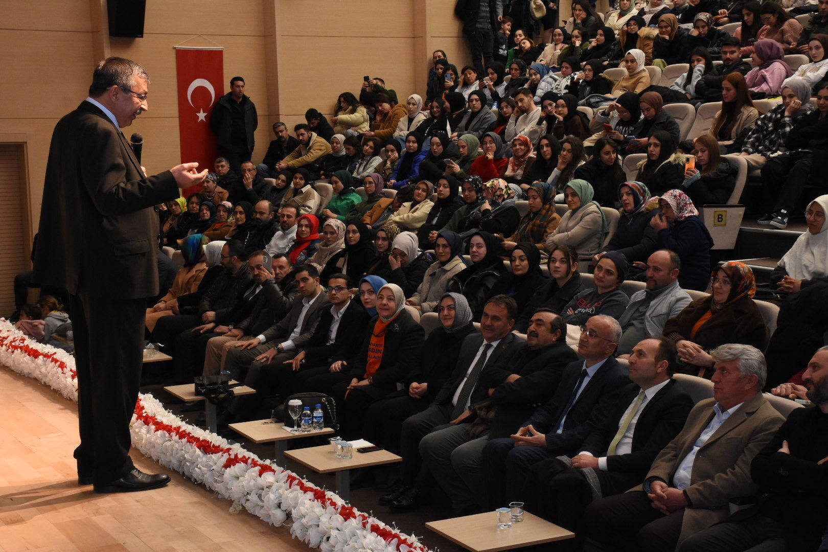 Hayati İnanç’tan “Can veren pervaneler” söyleşisi 5