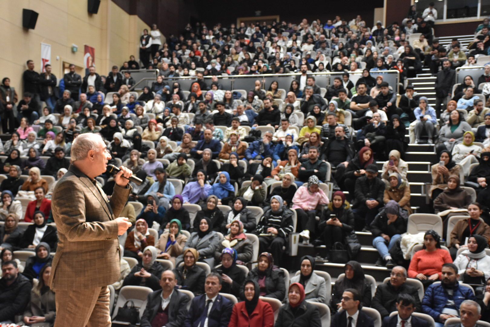 Ünlü şair Nurullah Genç, Gümüşhanelilerle buluştu 27