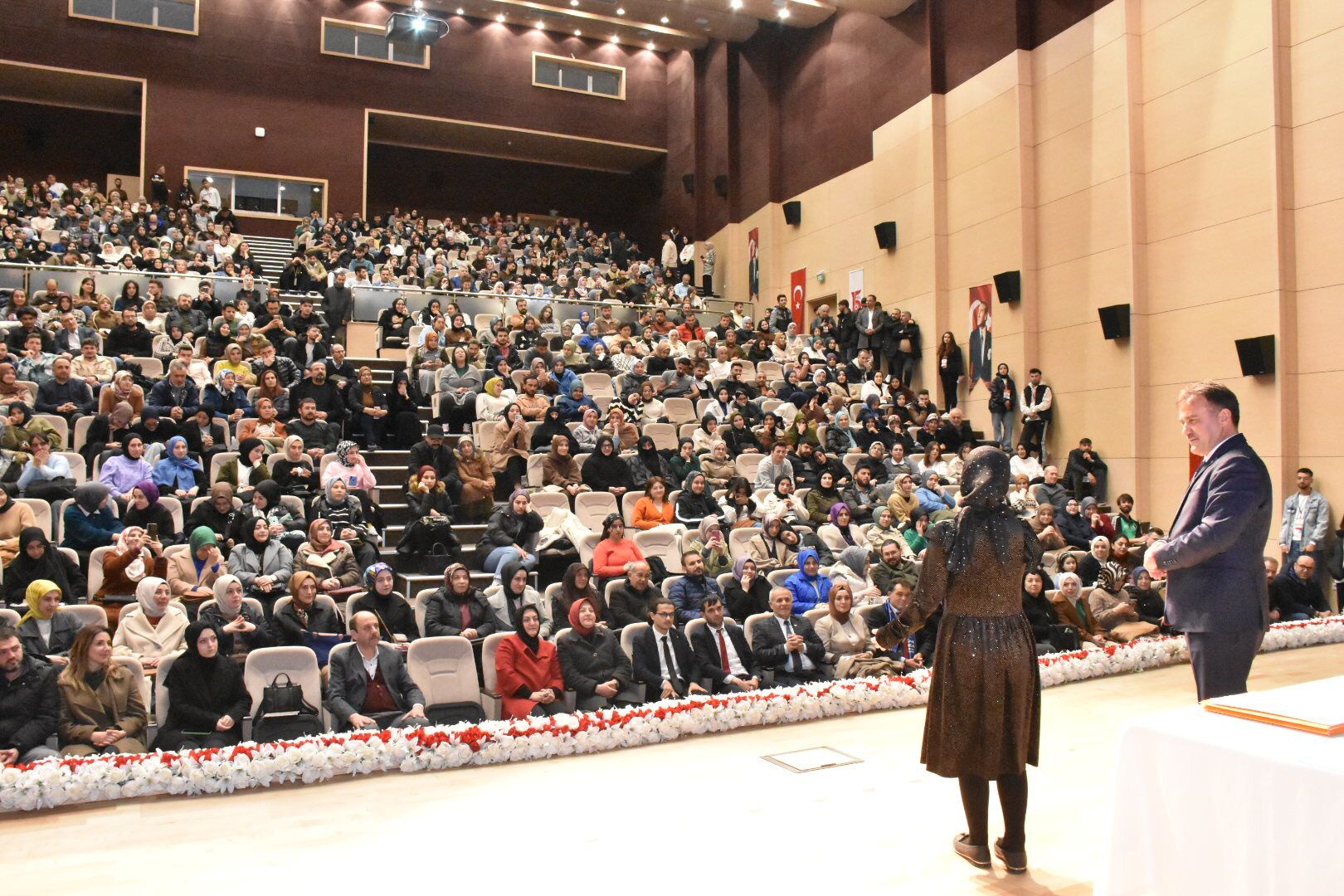 Ünlü şair Nurullah Genç, Gümüşhanelilerle buluştu 15