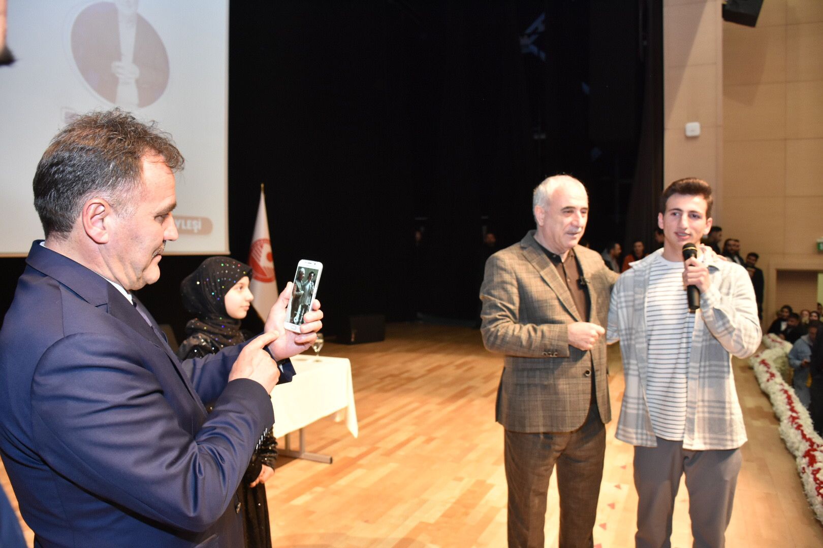 Ünlü şair Nurullah Genç, Gümüşhanelilerle buluştu 25