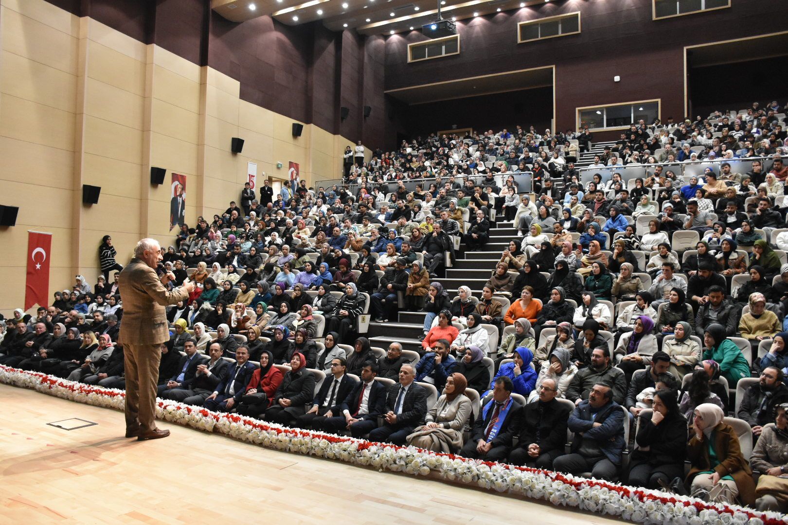 Ünlü şair Nurullah Genç, Gümüşhanelilerle buluştu 14