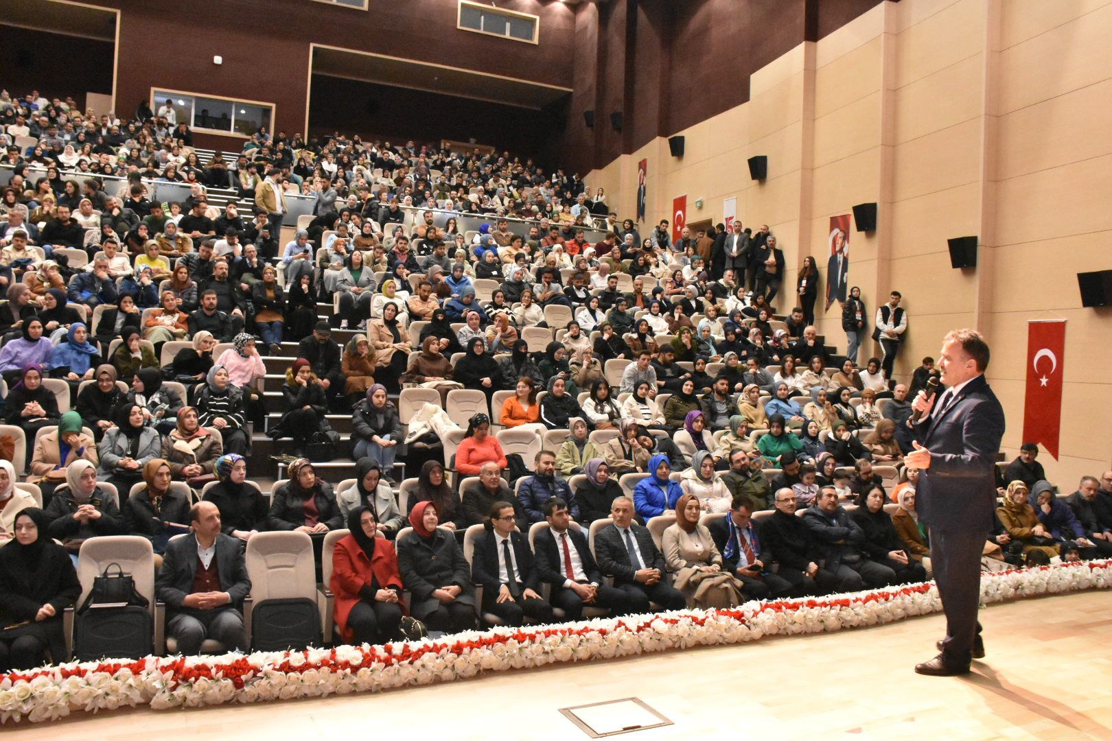 Ünlü şair Nurullah Genç, Gümüşhanelilerle buluştu 24