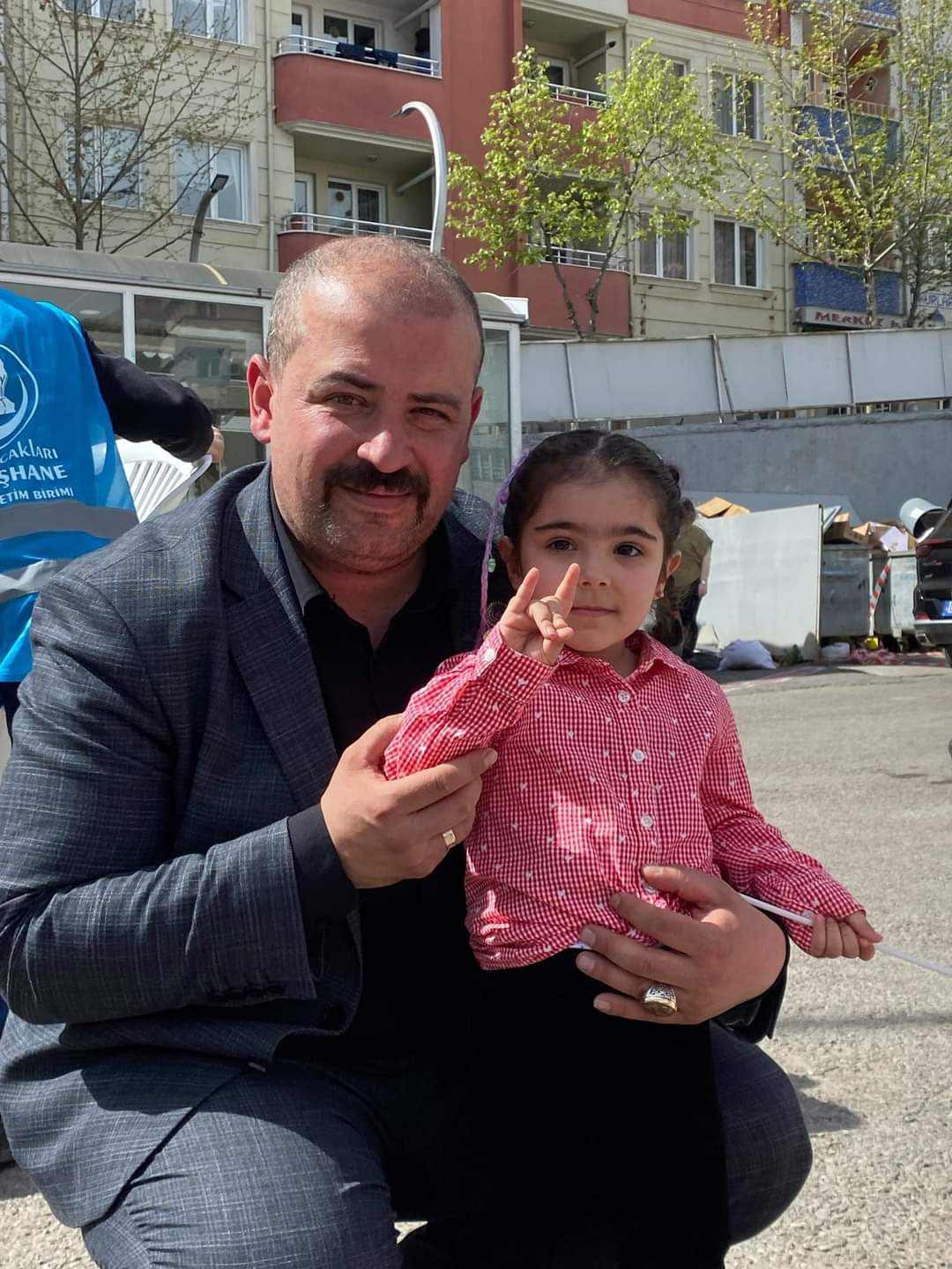 Ülkü Ocakları çocukları sevindirdi 32