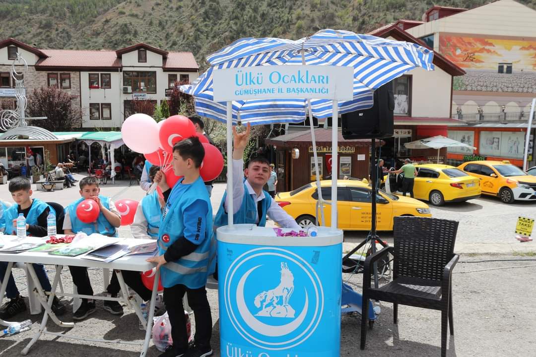 Ülkü Ocakları çocukları sevindirdi 5