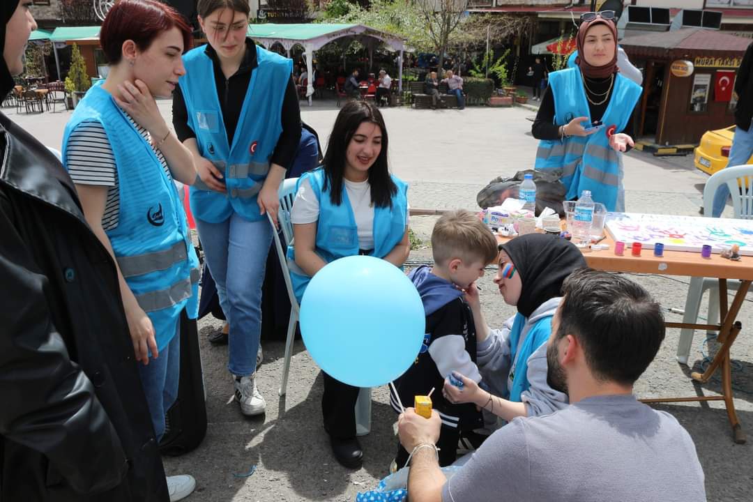 Ülkü Ocakları çocukları sevindirdi 4