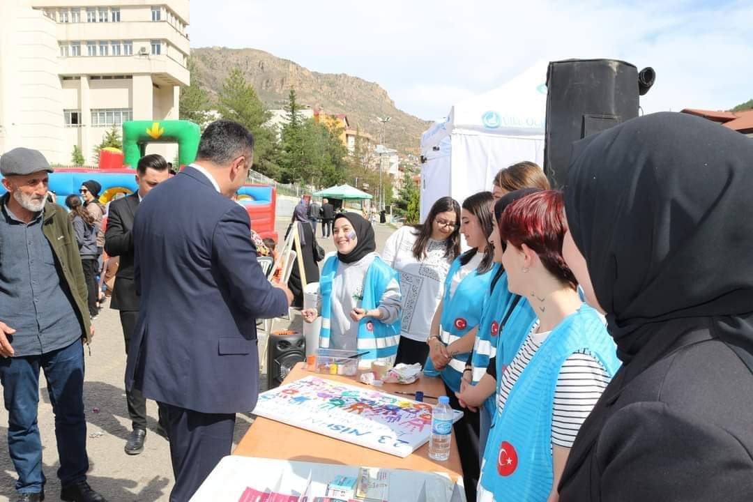 Ülkü Ocakları çocukları sevindirdi 17