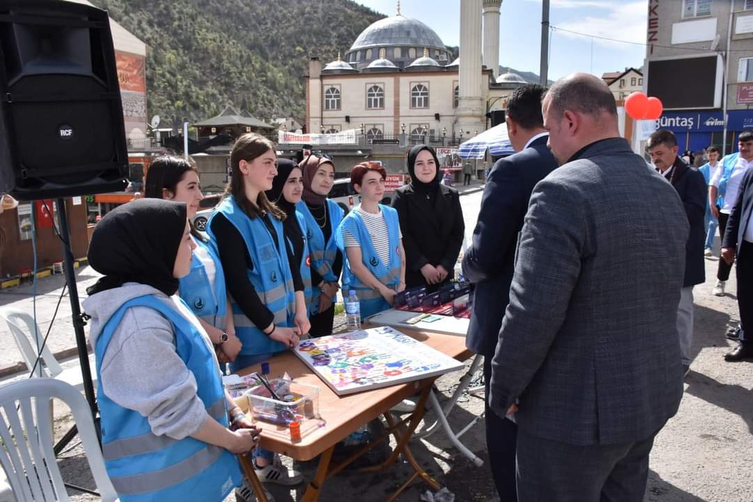 Ülkü Ocakları çocukları sevindirdi 36