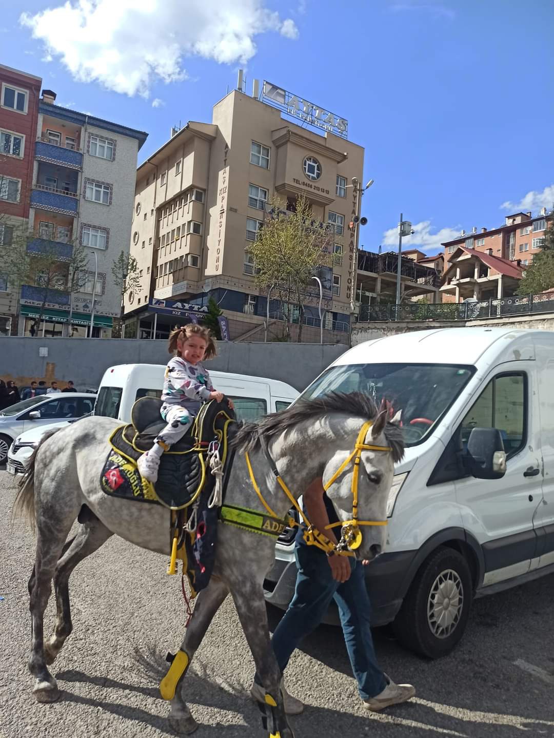 Ülkü Ocakları çocukları sevindirdi 16