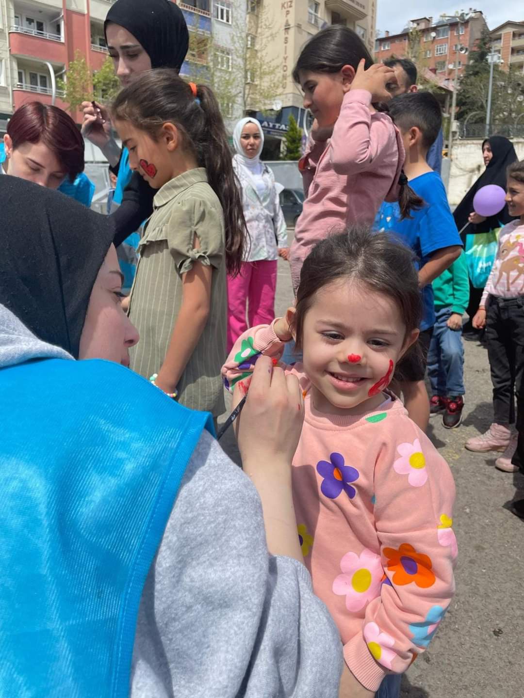 Ülkü Ocakları çocukları sevindirdi 26