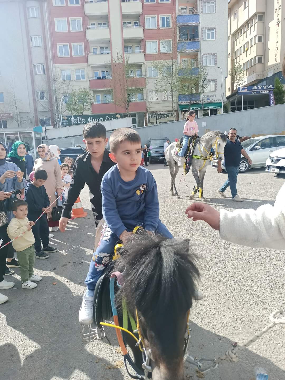 Ülkü Ocakları çocukları sevindirdi 22